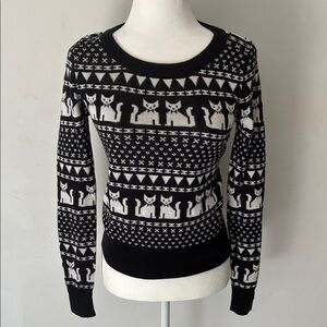 Black & White Cat Pattern Women's Knit Top